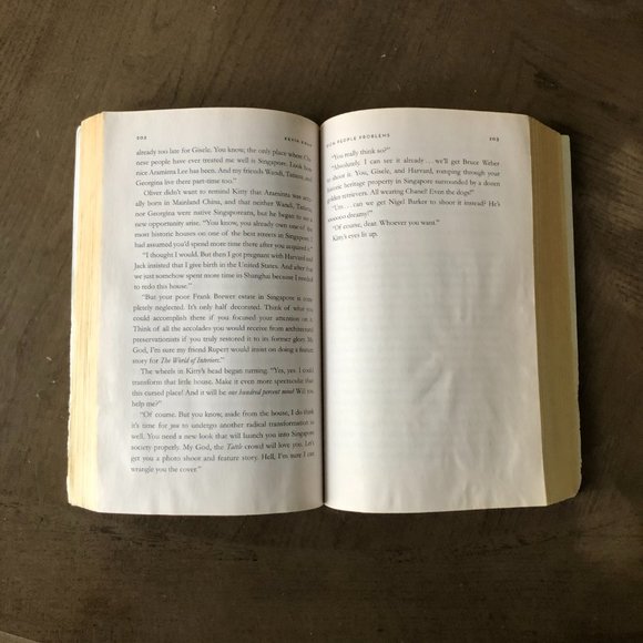 Rich People Problems Kevin Kwan paperback - Picture 4 of 4